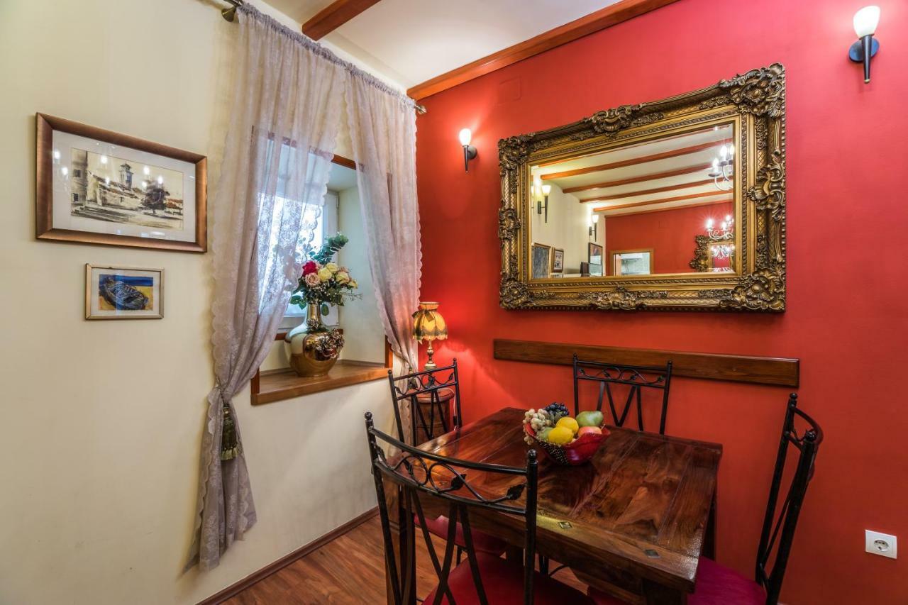 Emperor'S Suites Split Bagian luar foto