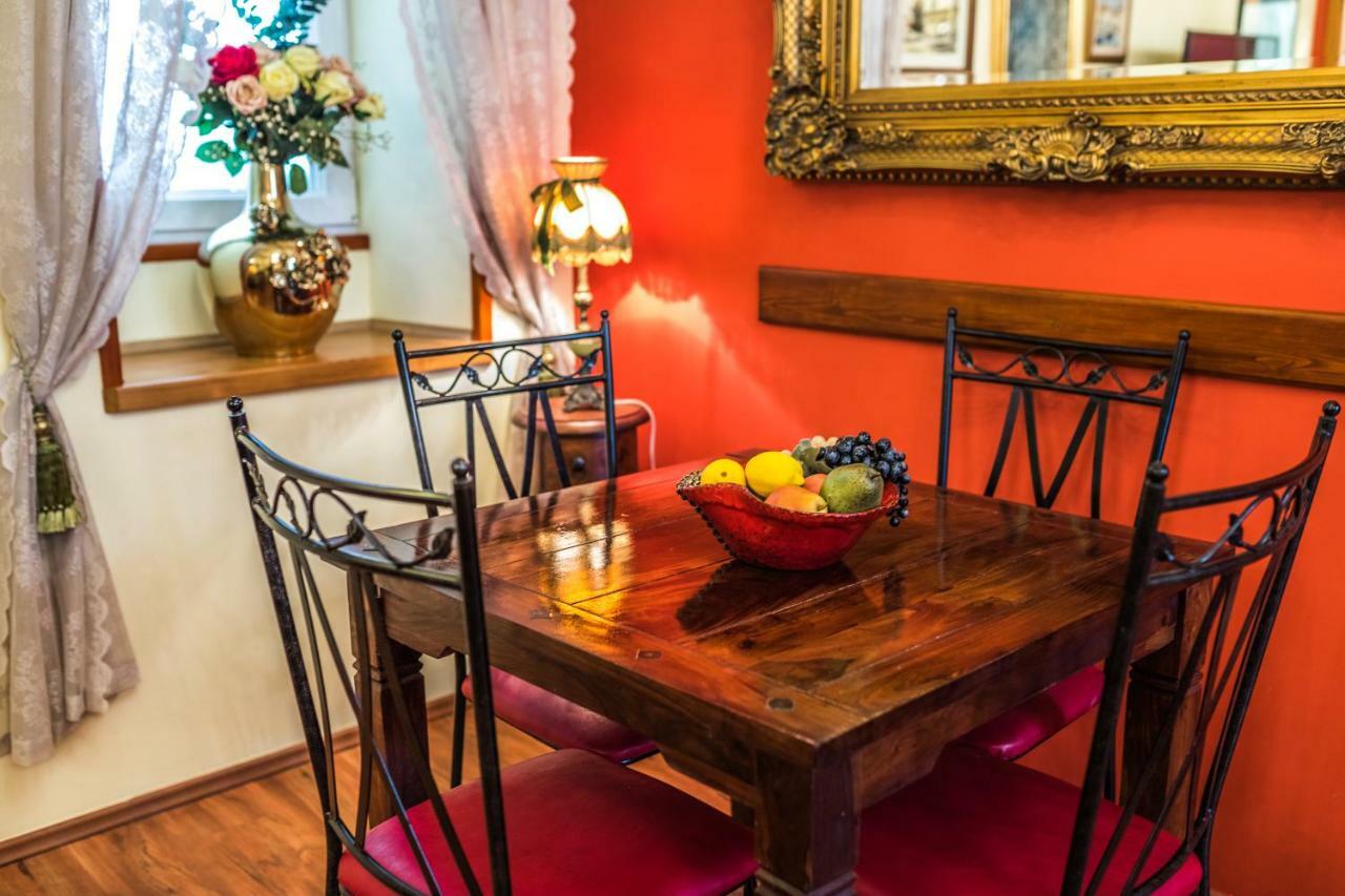 Emperor'S Suites Split Bagian luar foto