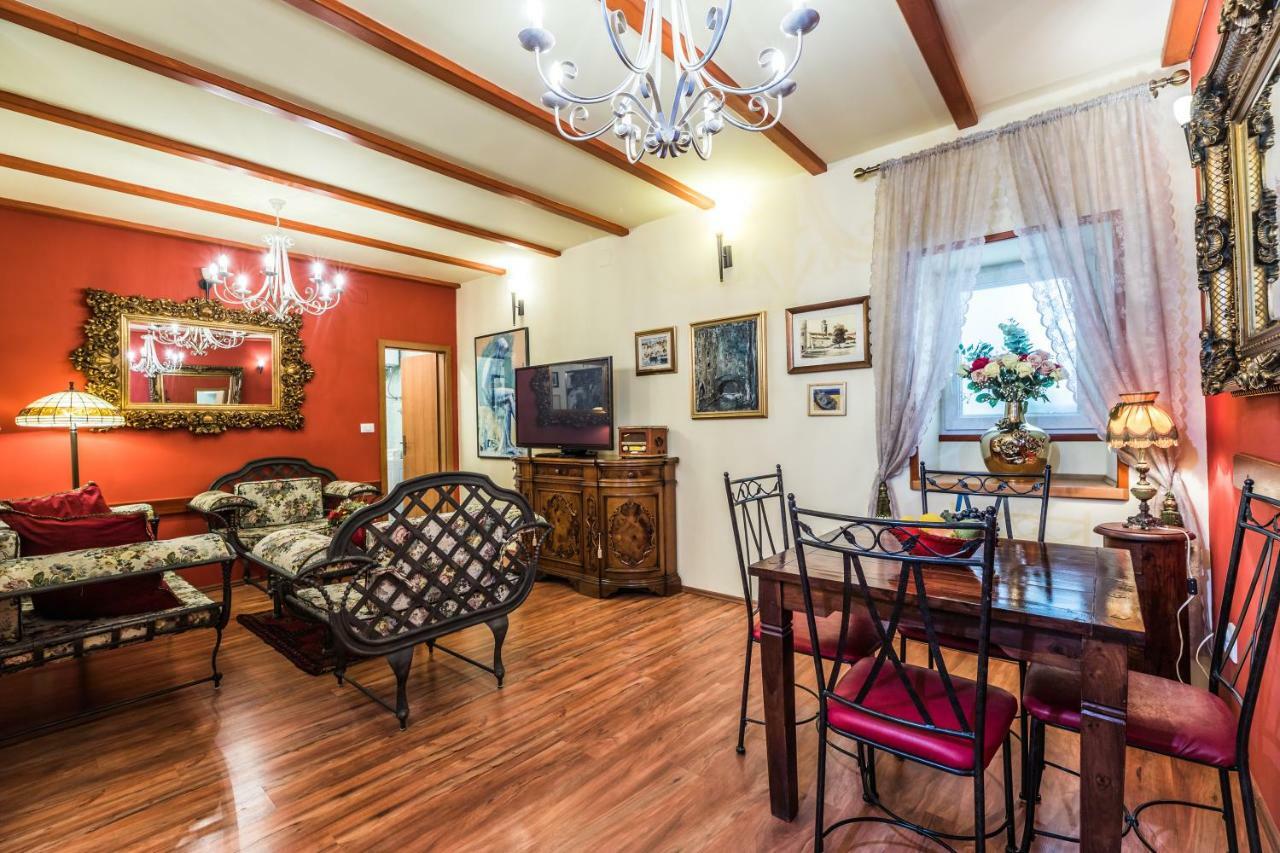 Emperor'S Suites Split Bagian luar foto
