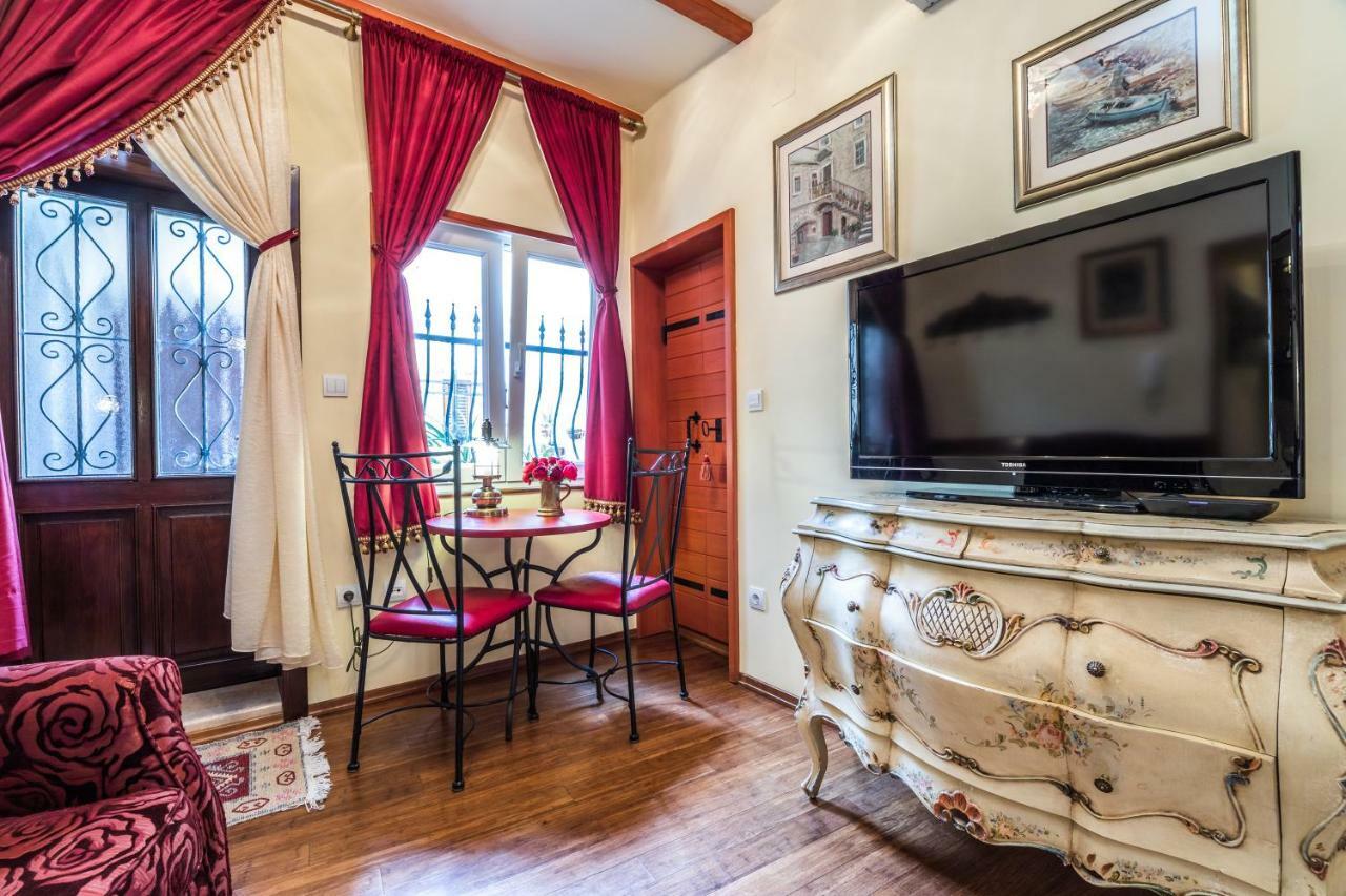 Emperor'S Suites Split Bagian luar foto