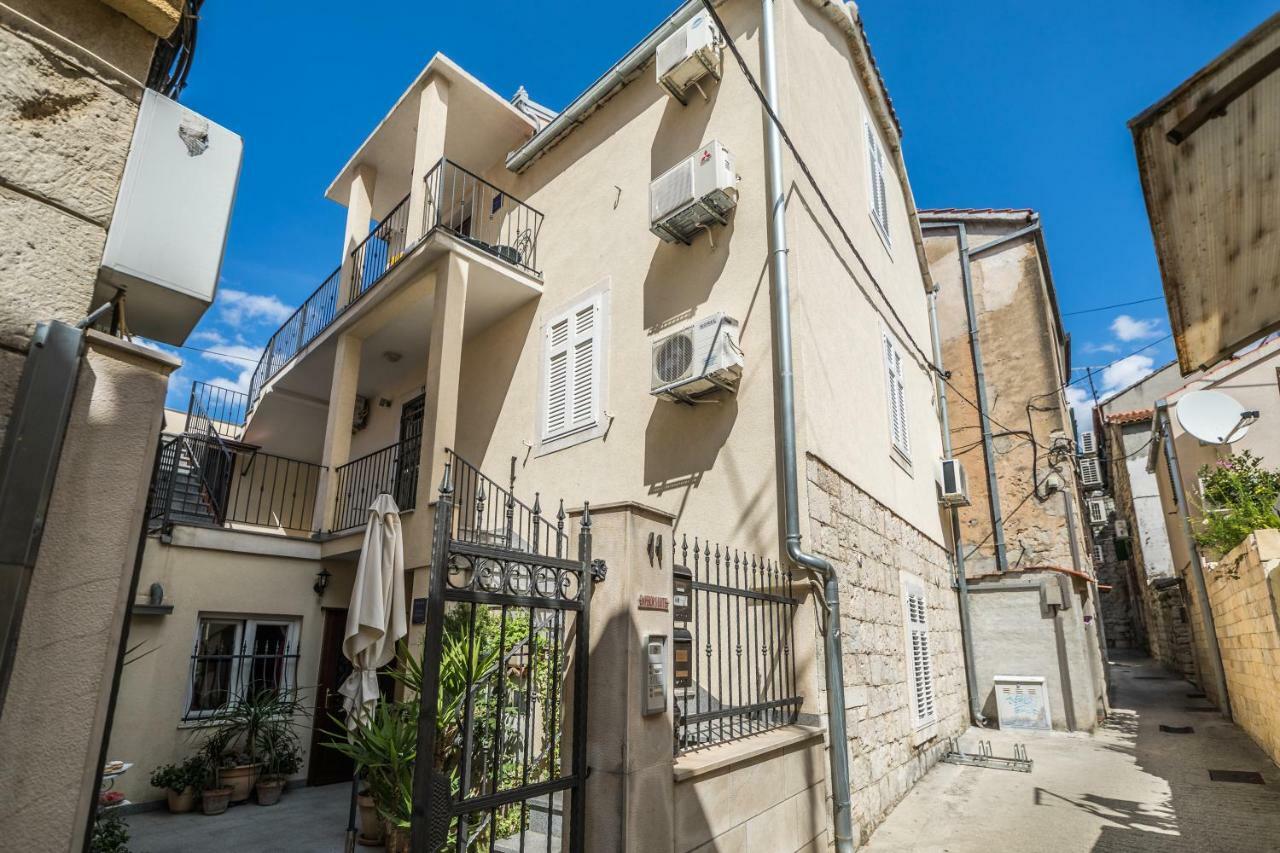 Emperor'S Suites Split Bagian luar foto