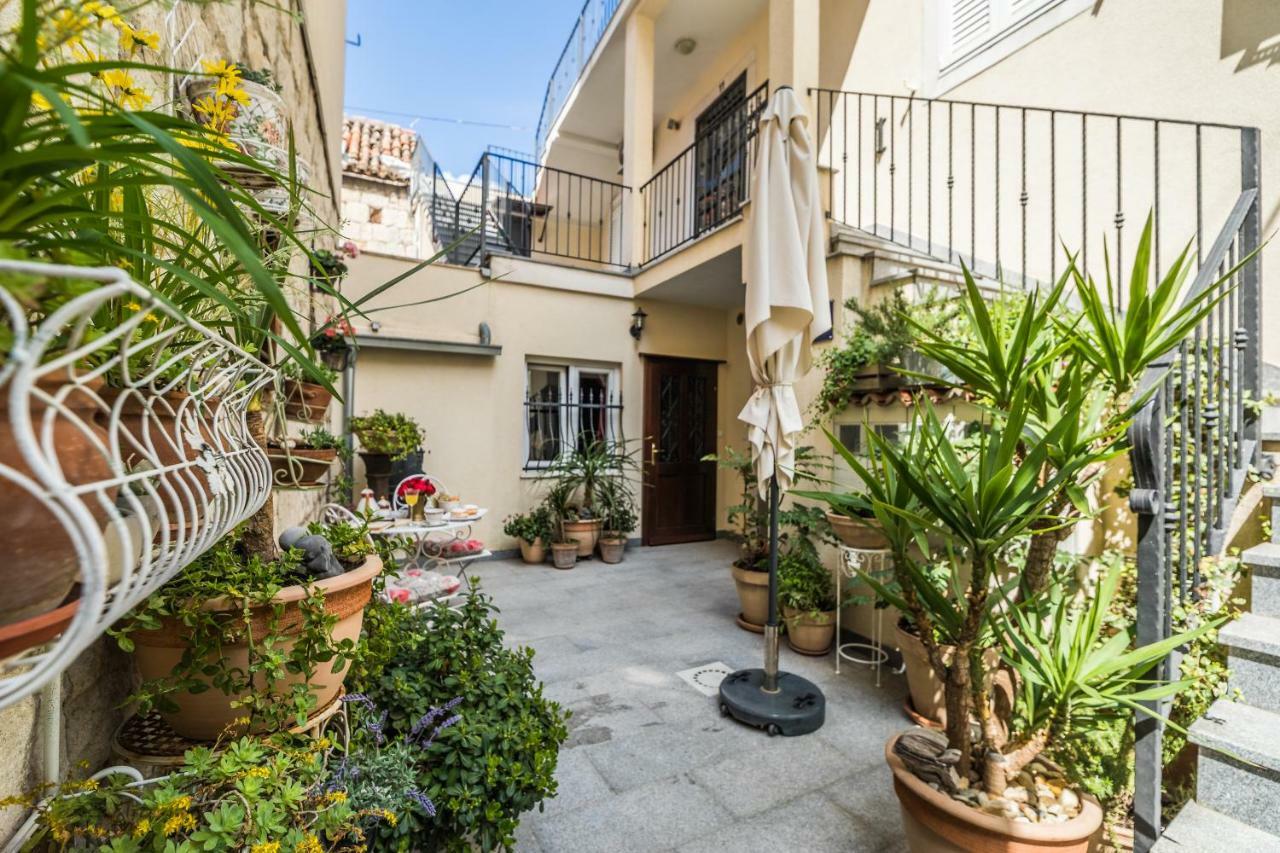 Emperor'S Suites Split Bagian luar foto