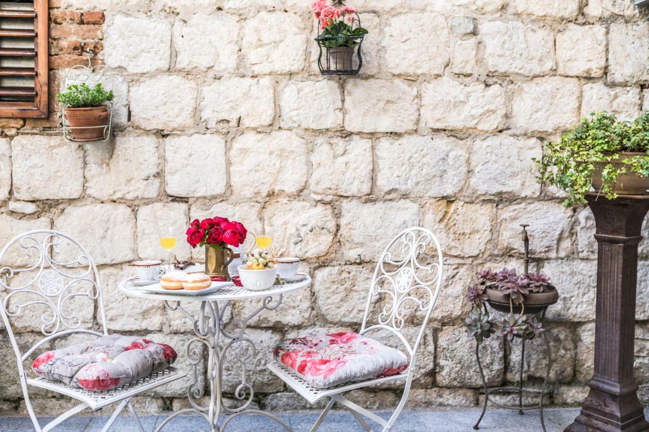 Emperor'S Suites Split Bagian luar foto
