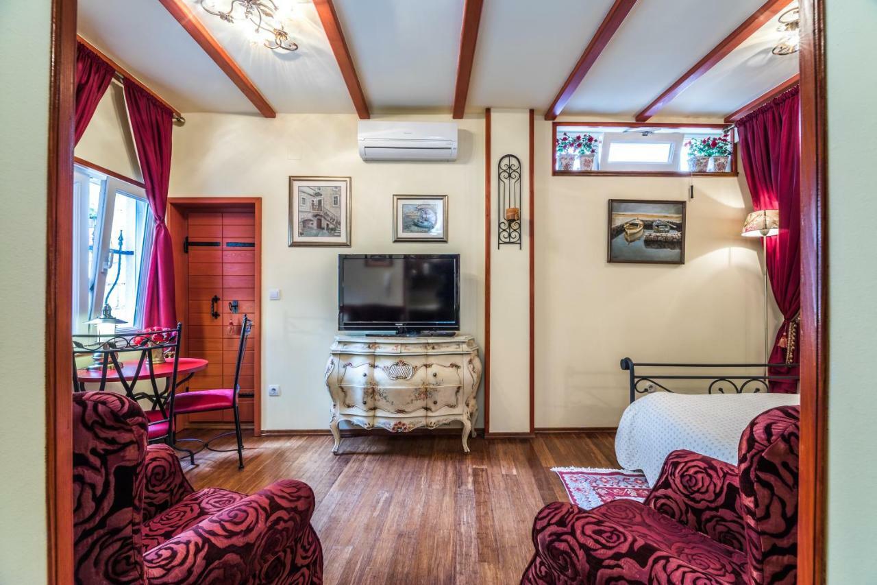 Emperor'S Suites Split Bagian luar foto