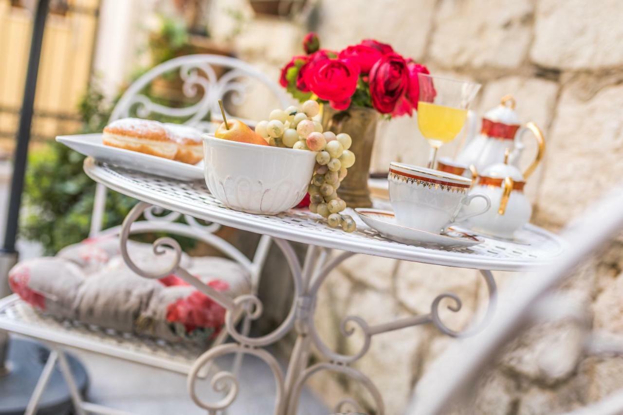 Emperor'S Suites Split Bagian luar foto
